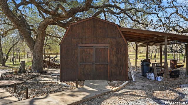 Image 15 of 86 For 828 Shady Grove