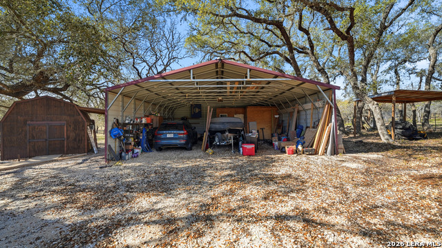 Image 16 of 86 For 828 Shady Grove