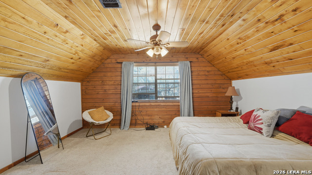 Image 18 of 86 For 828 Shady Grove