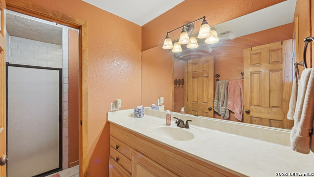 Image 24 of 86 For 828 Shady Grove