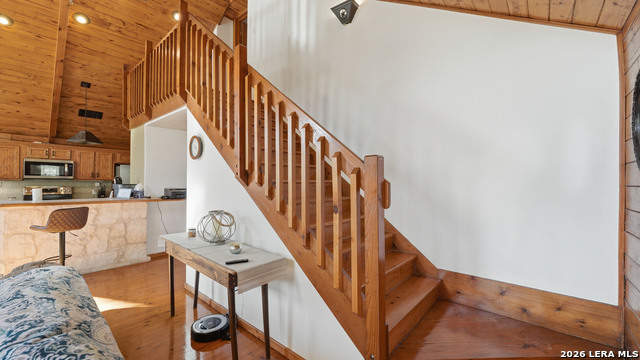 Image 26 of 86 For 828 Shady Grove