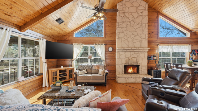 Image 29 of 86 For 828 Shady Grove