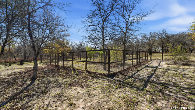 Image 4 of 86 For 828 Shady Grove