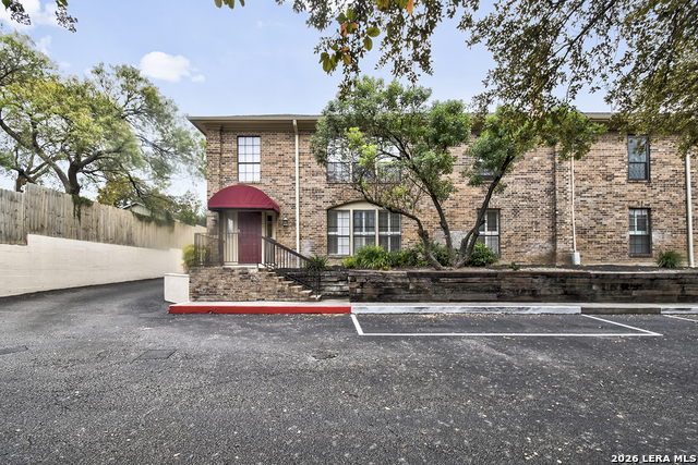 Details for 7926 Broadway  402, San Antonio, TX 78209