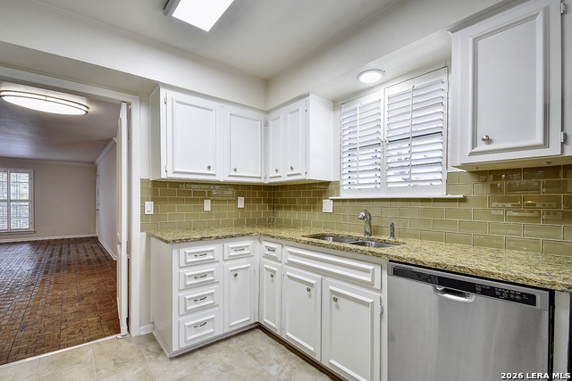 Image 11 of 30 For 7926 Broadway  402