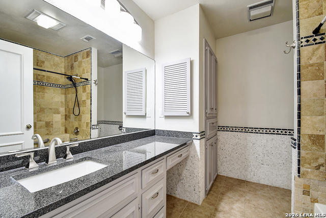 Image 25 of 30 For 7926 Broadway  402