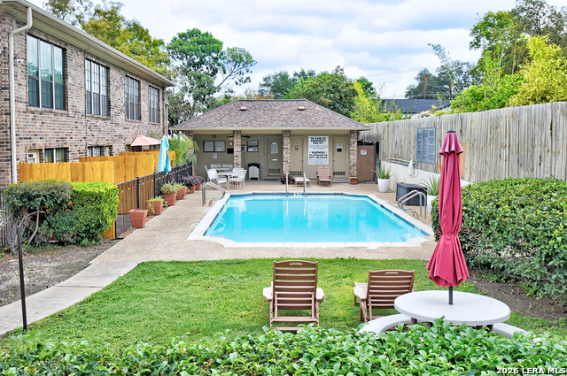 Image 28 of 30 For 7926 Broadway  402