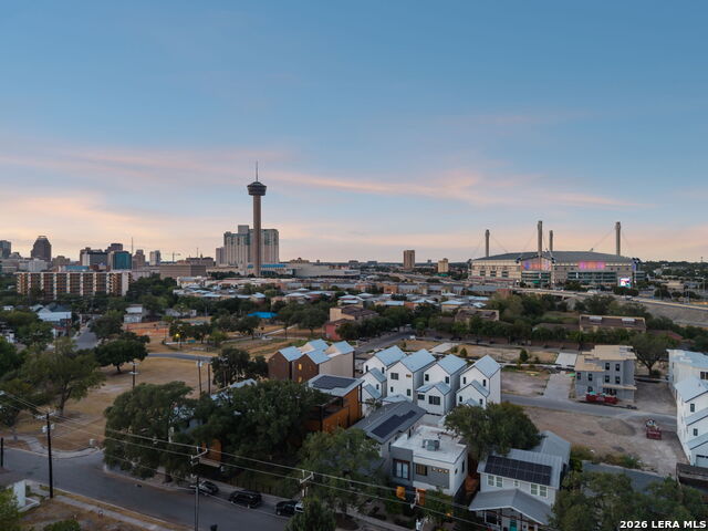 Listing photo id 1 for 562 Mcmonigal Pl.