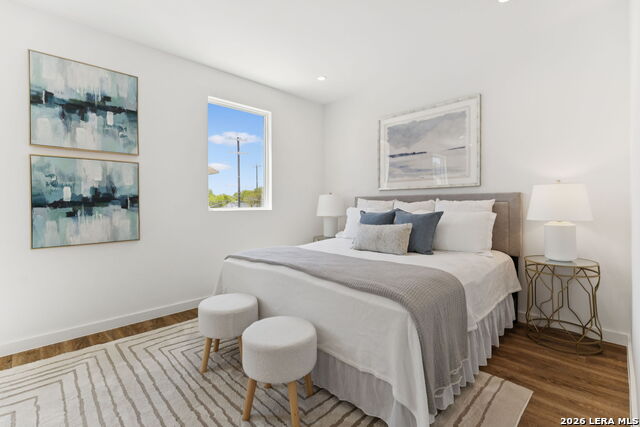 Listing photo id 4 for 562 Mcmonigal Pl.