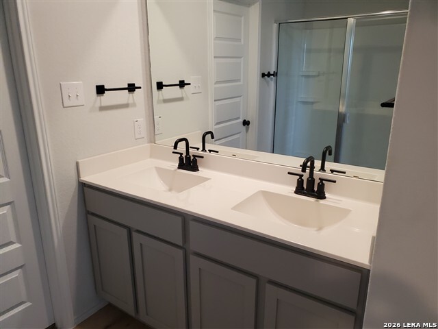 Image 13 of 16 For 5815 Hematite Rim