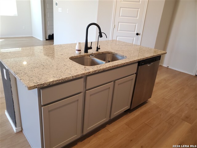 Image 4 of 16 For 5815 Hematite Rim