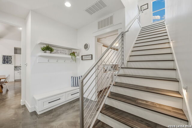 Image 19 of 48 For 223 Oak Shores