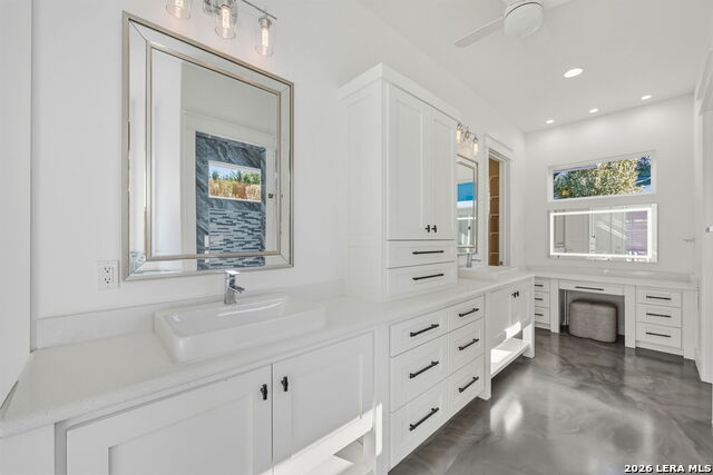 Image 29 of 48 For 223 Oak Shores