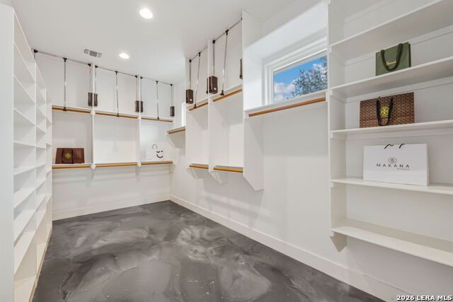 Image 32 of 48 For 223 Oak Shores