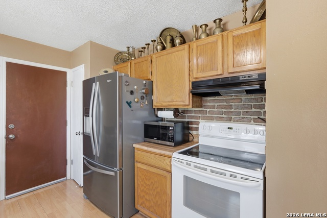 Image 13 of 33 For 5775 Larkdale Dr