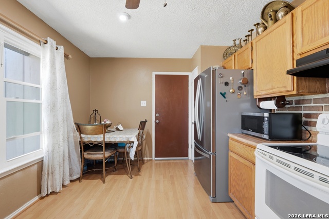 Image 14 of 33 For 5775 Larkdale Dr