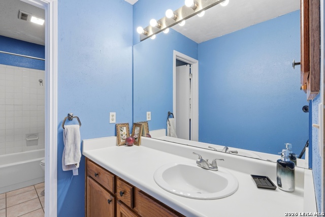 Image 19 of 33 For 5775 Larkdale Dr