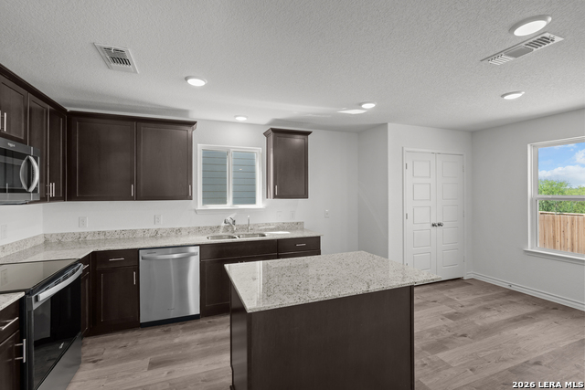 Image 10 of 32 For 5139 Bay Breeze