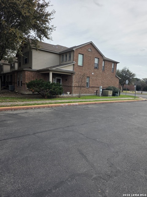 Image 32 of 35 For 2606 Grayson  2606