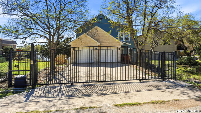 Details for 956 Lakebreeze Dr, Canyon Lake, TX 78133