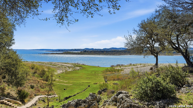 Image 12 of 33 For 956 Lakebreeze Dr