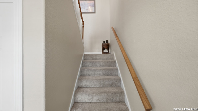 Image 15 of 33 For 956 Lakebreeze Dr