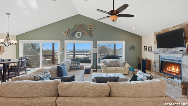 Image 18 of 33 For 956 Lakebreeze Dr