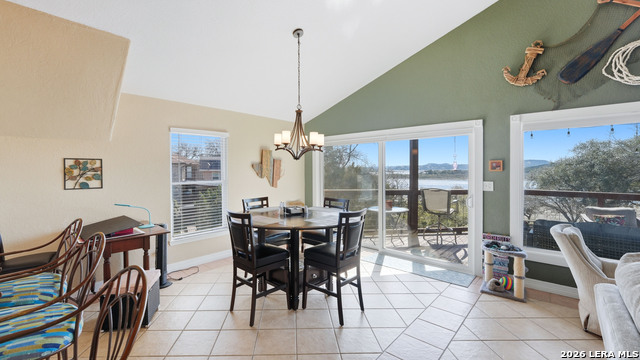 Image 22 of 33 For 956 Lakebreeze Dr