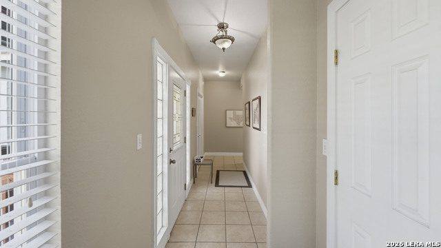 Image 3 of 33 For 956 Lakebreeze Dr