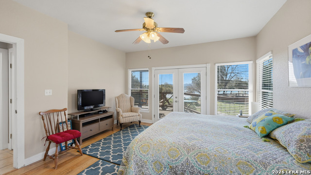 Image 4 of 33 For 956 Lakebreeze Dr