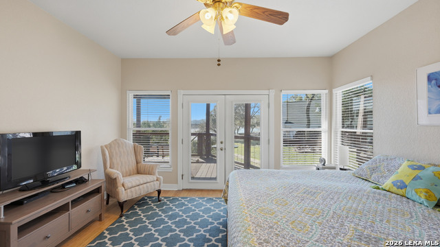 Image 5 of 33 For 956 Lakebreeze Dr