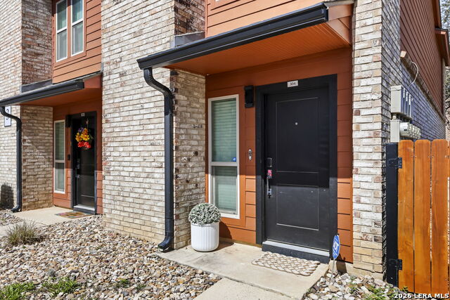 Image 2 of 33 For 2718 Old Field