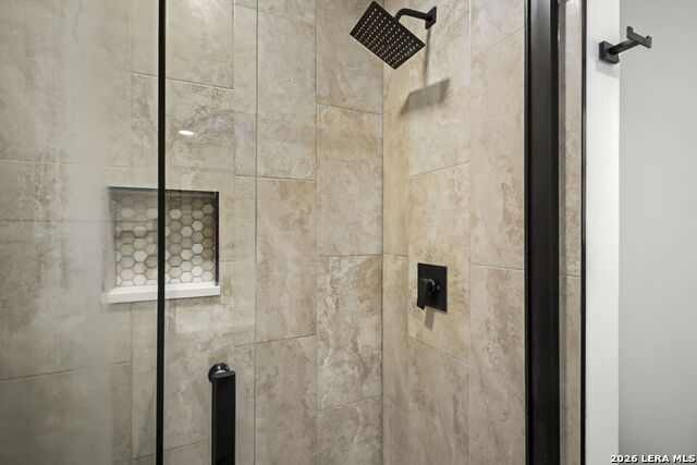 Image 23 of 33 For 2718 Old Field