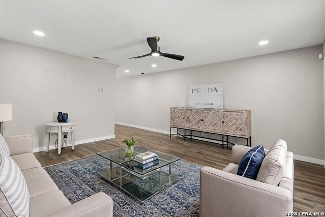 Image 7 of 33 For 2718 Old Field