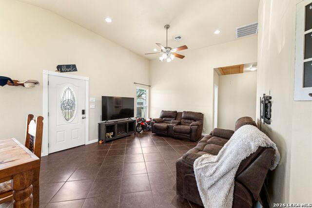 Image 12 of 52 For 1006 Buch Ln