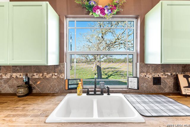 Image 18 of 52 For 1006 Buch Ln