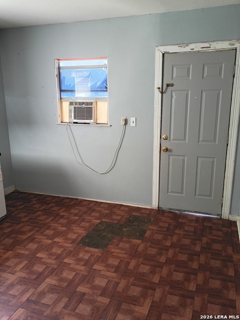 Image 16 of 27 For 616 Sims Ave