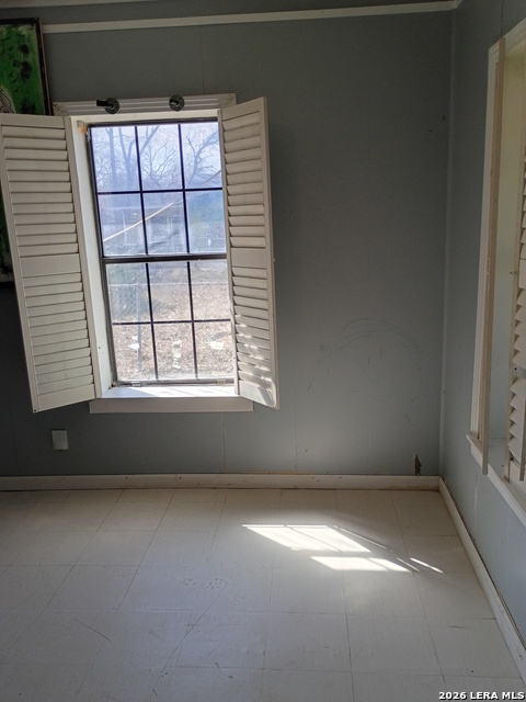 Image 4 of 27 For 616 Sims Ave