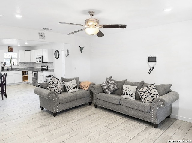 Image 2 of 13 For 347 Wainwright