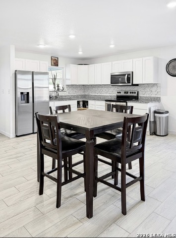 Image 6 of 13 For 347 Wainwright