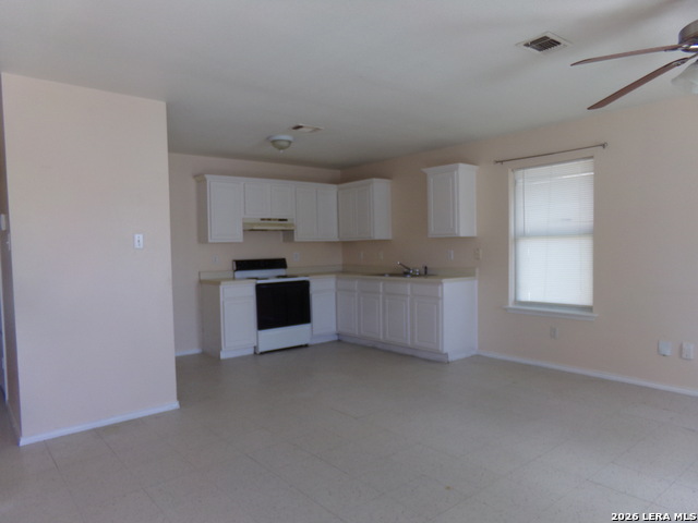 Image 3 of 15 For 9228 Balboa Port