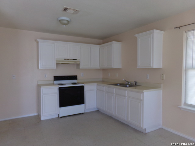 Image 4 of 15 For 9228 Balboa Port