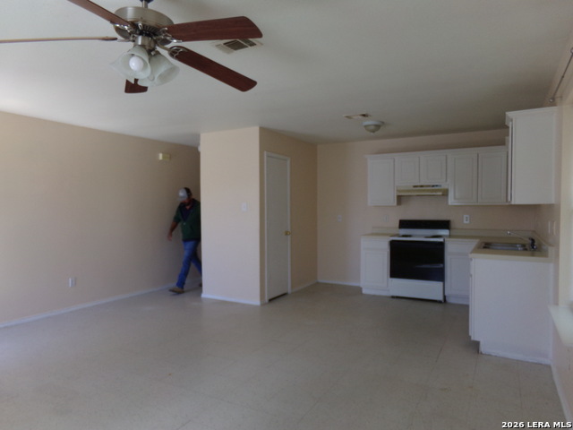 Image 5 of 15 For 9228 Balboa Port