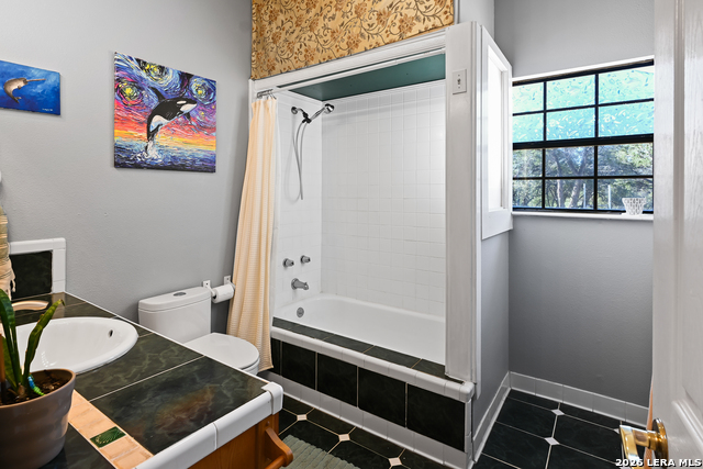 Image 11 of 65 For 713 Lake Forest Rd.