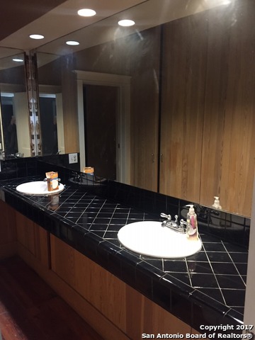 Image 7 of 13 For 138 Davis Ct