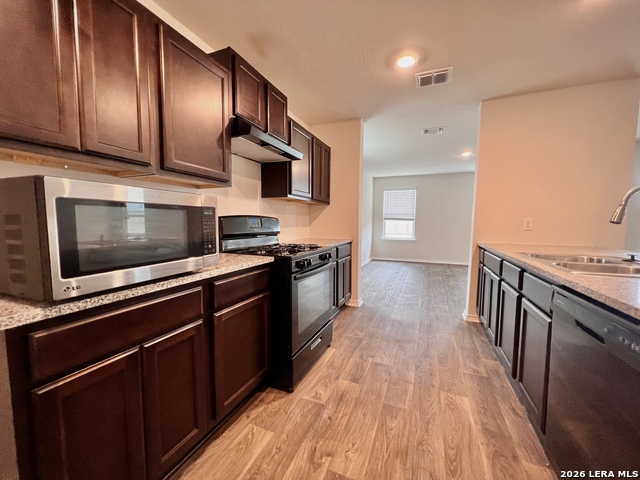 Image 7 of 31 For 6418 Handel Lodge