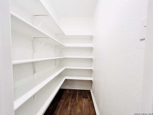 Image 8 of 31 For 6418 Handel Lodge