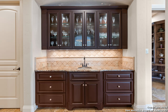 Image 10 of 44 For 410 Bentley Mnr