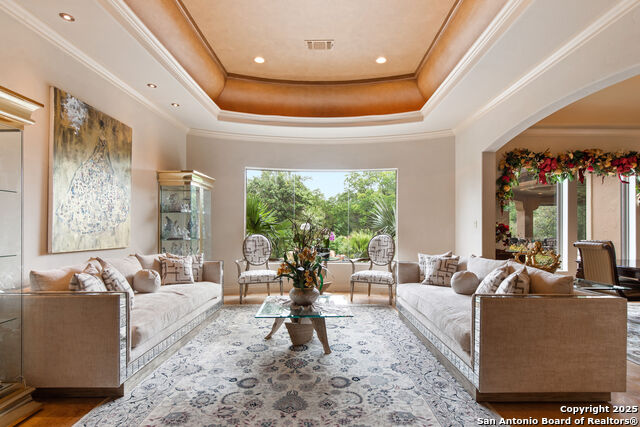 Image 5 of 44 For 410 Bentley Mnr