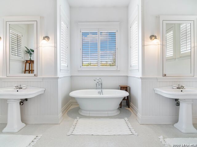 Image 18 of 48 For 3564 Mountain Loop